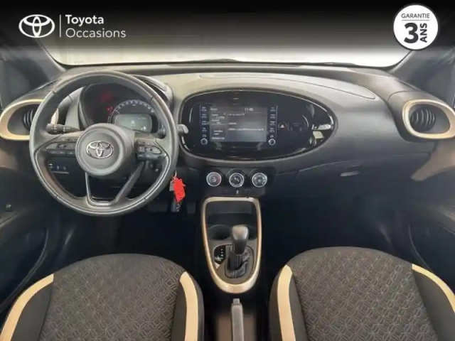 Toyota Aygo x 1.0 vvt-i 72ch design s-cvt my23 — photo 10