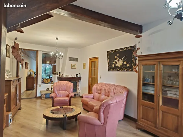 Maison 8 pièces 210 m²