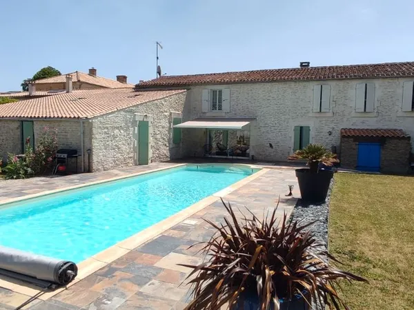 Maison authentique spacieuse et lumineuse de 220m2