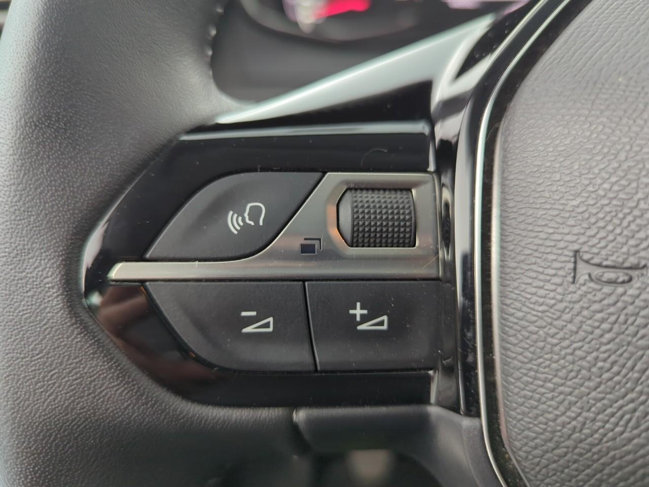 Peugeot 208 puretech 100 s&s bvm6 active — photo 25
