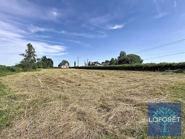 Terrain 694 m²