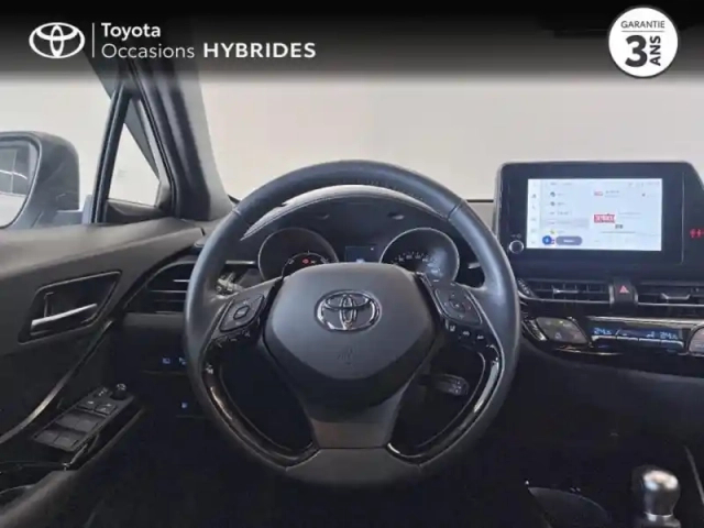 Toyota C-Hr 122h collection 2wd e-cvt my22 — photo 13