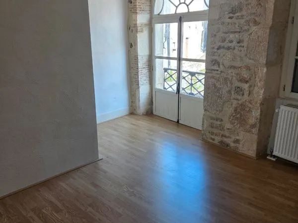 Appartement dans maison de village