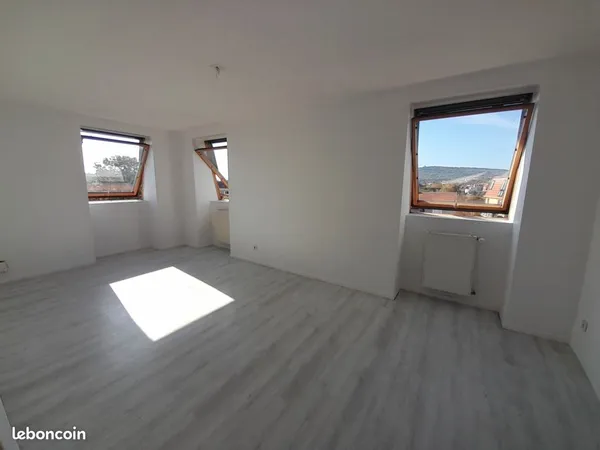 METZ DEVANT-LES-PONTS - Appartement 3 pièces 67 m² - Dernier étage - Parking