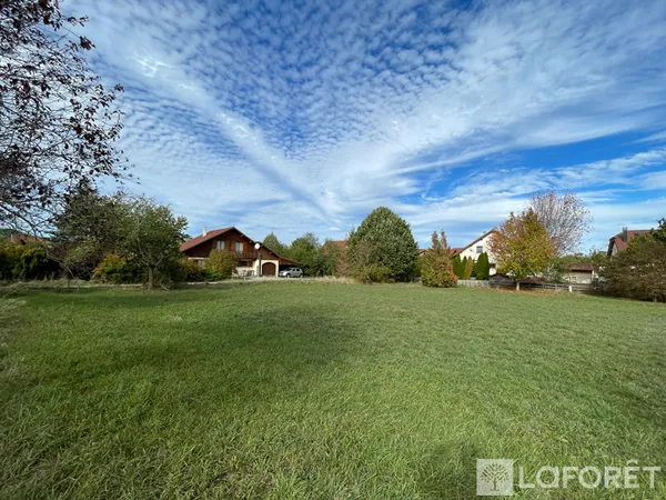 Terrain 750 m²