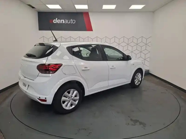 Dacia Sandero eco-g 100 — photo 11
