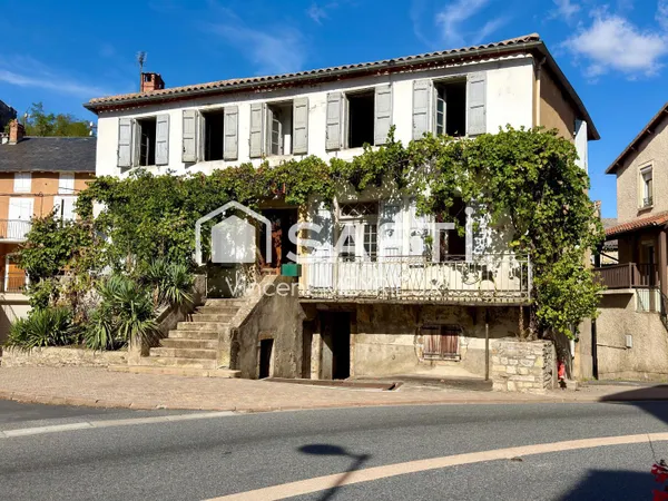 Maison de village 191 m2, de beaux volumes, des combles et un grand sous sol