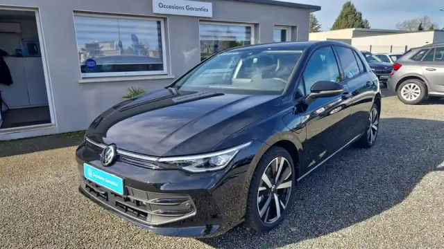Volkswagen Golf 1.5 ehybrid 204 dsg6 — photo 1