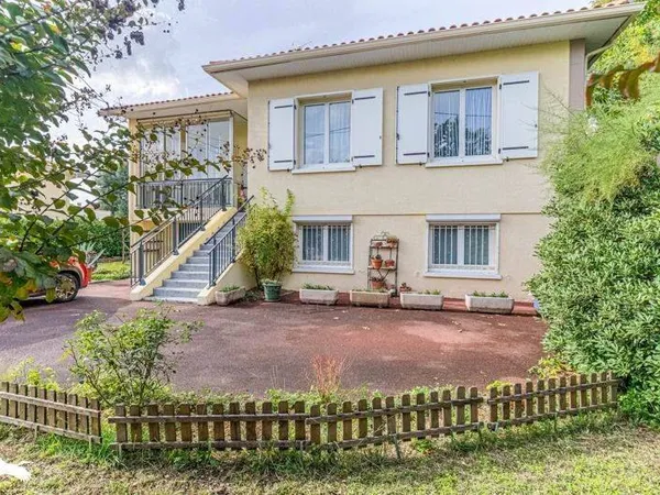 Maison 5 pièces 141 m²
