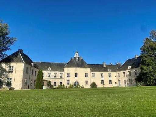 Château 36 pièces 1400 m²