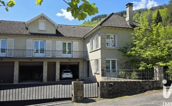 Maison 7 pièces 216 m²