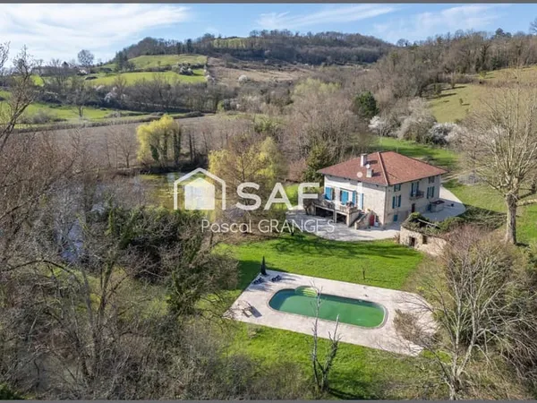 Maison 350m2, 6 chambres, étang privatif, piscine parc 3ha