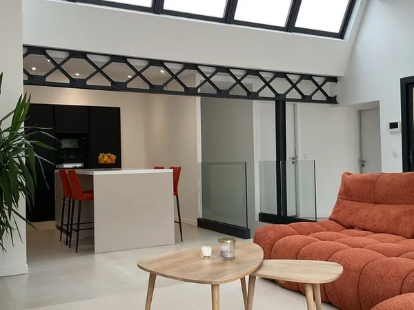 Maison esprit loft avec piscine