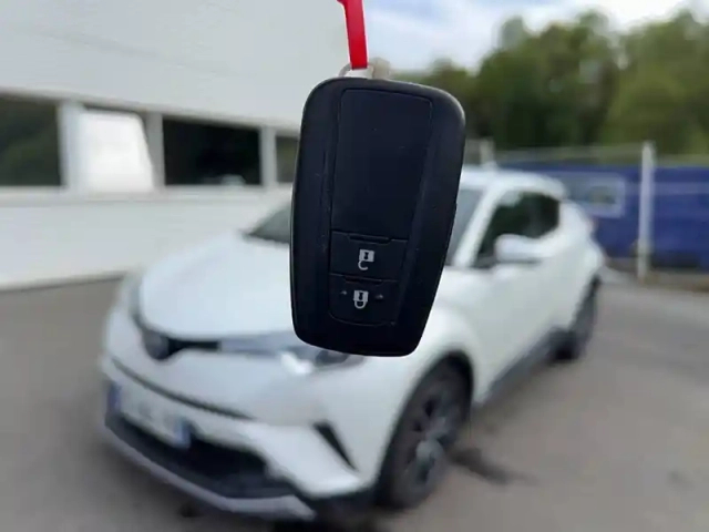Toyota C-Hr pro hybride 122h — photo 27