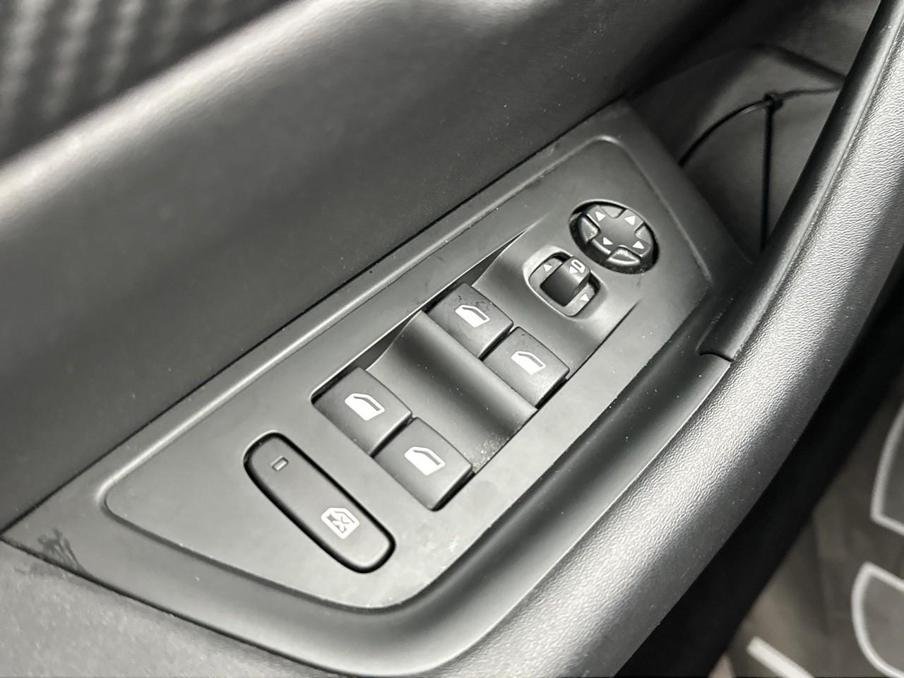 Peugeot 508 sw puretech 130 ch s&s eat8 allure pack — photo 15