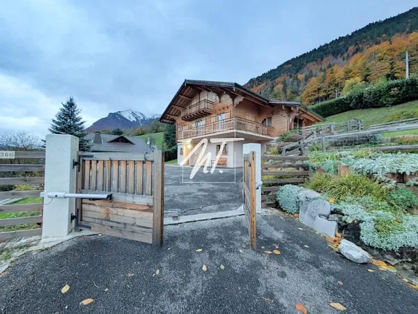 Chalet chaleureux sur le coteau Sud de Taninges