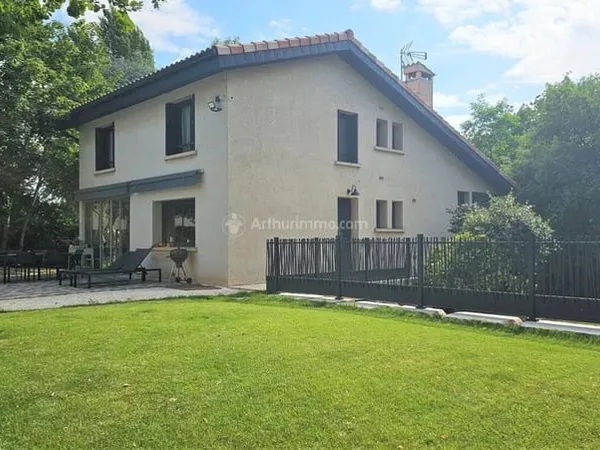 Villa 7 pièces 180 m²