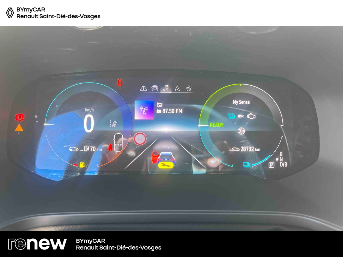 Renault Captur E-Tech full hybrid 145 — photo 20