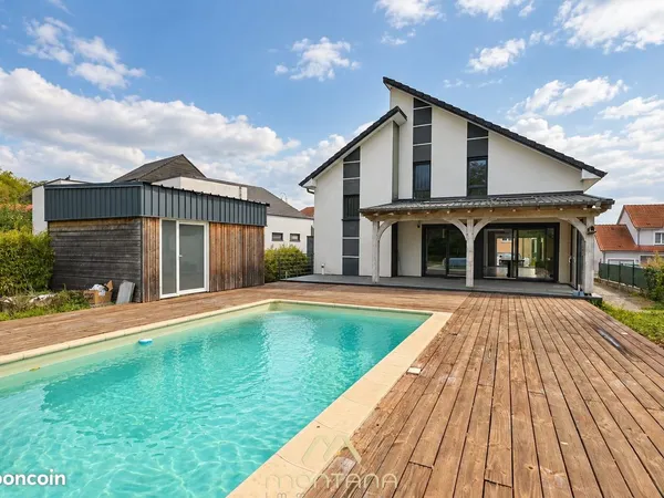 Maison 6 pièces 252 m²