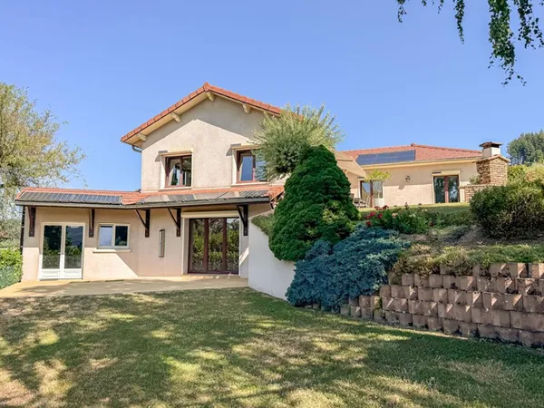 Villa 5 pièces 178 m2 avec piscine