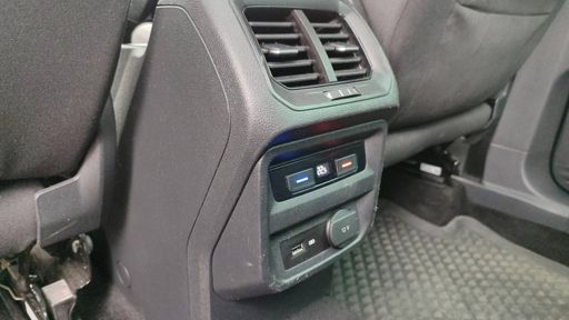 Volkswagen Tiguan 2.0 TDI 150 DSG7 - Carat – 2018 – 160206 km – Diesel – Boîte Automatique — photo 2