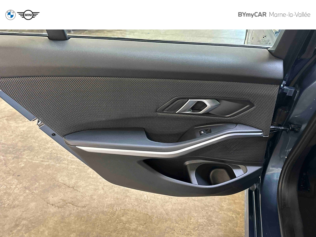 BMW Touring 318d 150 ch BVA8 — photo 25