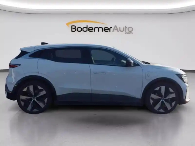 Renault Megane e-tech ev60 220 ch optimum charge — photo 6
