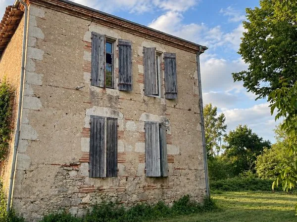 Maison avec dépendances
