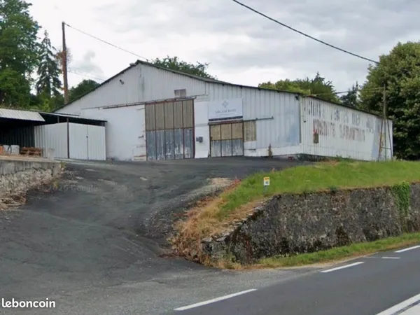 À LOUER - BÂTIMENT PROFESSIONNEL DE 500 m²
