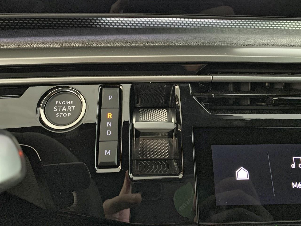 Peugeot 3008 hybrid 145 e-dcs6 gt — photo 15