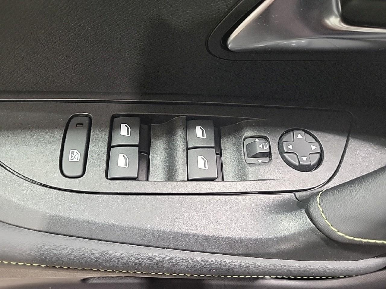 Peugeot 2008 puretech 130 s&s eat8 gt — photo 24