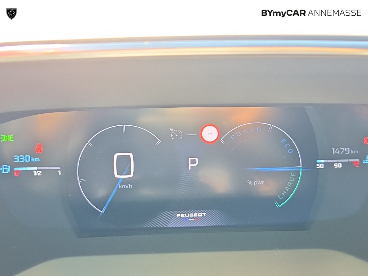 Peugeot 2008 Hybrid 145 e-DCS6 — photo 27