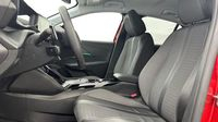 Peugeot 208 1.2 PureTech 130ch S&S Allure Pack EAT8 — photo 9