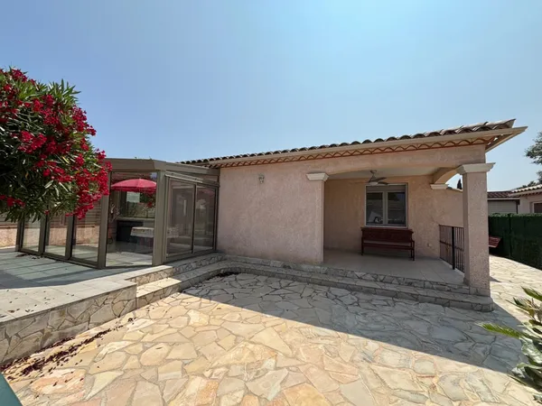 Maison en excellent état dans domaine sécurisé