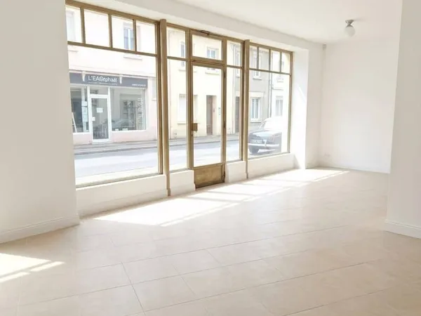 Local commercial 1 pièce 45 m²