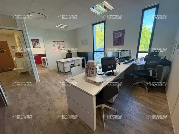 Bureaux 139 m²
