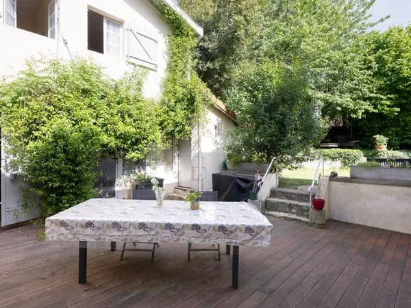 Maison 5 pièces 258 m²