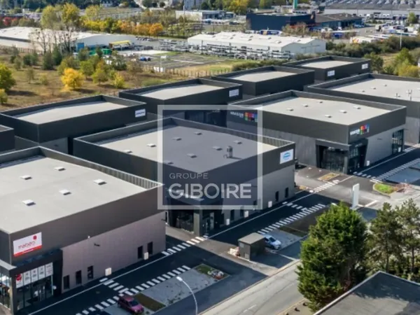 Local bureaux 307 m²