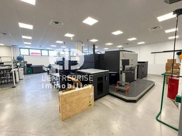 Entrepôt 315 m²