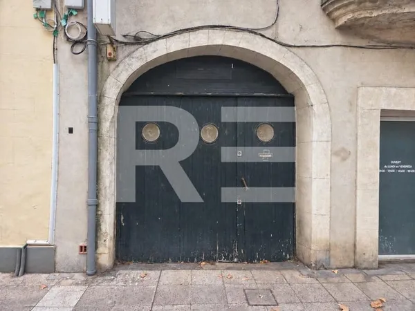 Local d’activité et entrepôt Vente Nîmes 258m² 229000€