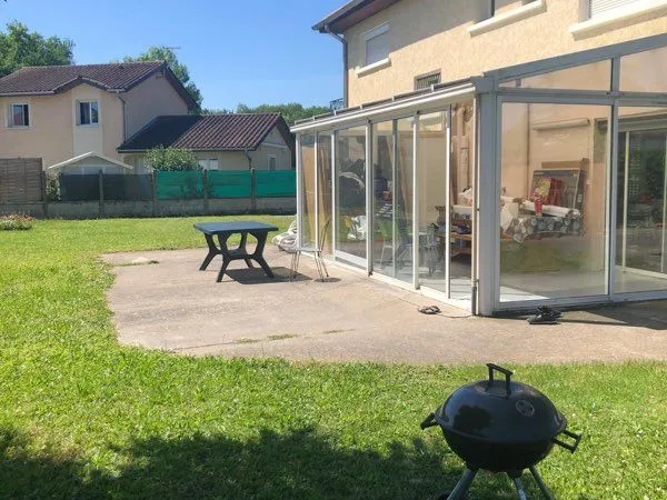 - Grande maison de 200 m² avec jardin de 600 m² - Emplacement idéal à Tignieu-Jameyzieu