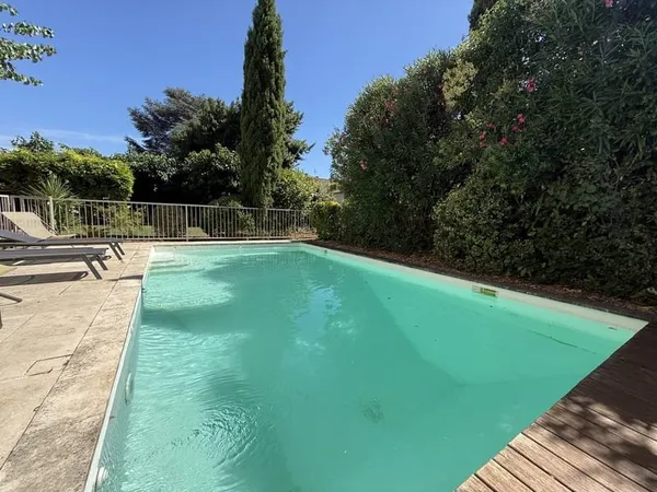 CAISSARGUES - Maison de maitre avec studio bis indépendant, garage et piscine.