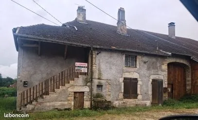 Entre saint vit et orchamps, maison de village a renover 300m² sur 6 ares