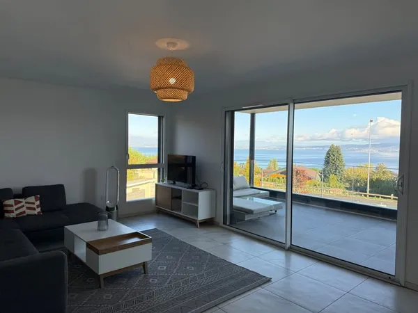 Appartement T4 avec vue panoramique sur le lac Léman