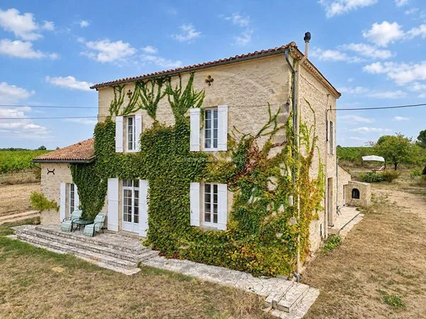 Maison 7 pièces 279 m²