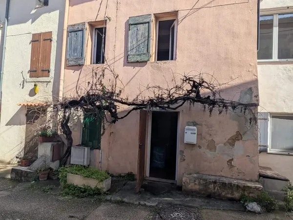 À VENDRE MAISON DE HAMEAU À RÉNOVER À SIX-FOURS-LES-PLAGES
