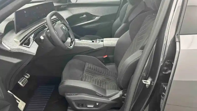 Peugeot 3008 hybrid 145 e-dcs6 — photo 38