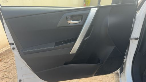 Toyota Auris 2.0 D-4D 124 - Edition Style – 2013 – 144007 km – Diesel – Boîte Manuelle — photo 19