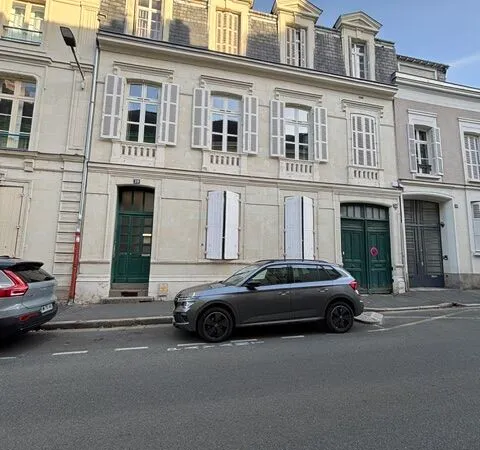 Quartier Lycée, rue Tarin, grand T2 de 51,59 m2 au 2ème étage sans ascenseur