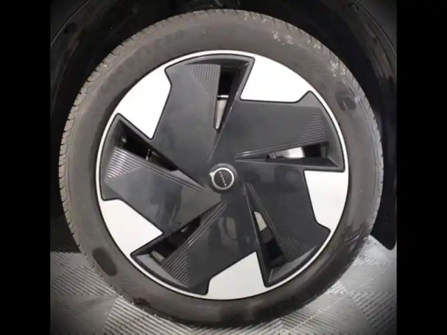 Volvo Ex30 single extended range 272ch start — photo 6